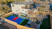 *Basketball,Pickleball, Hot Tub & Space Vibes. Aliens Await!
