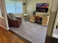 Charming 3-bedroom house in enchanting Oakridge with AC