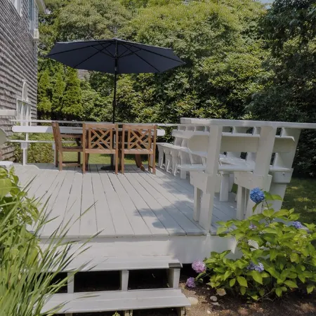 Classic Edgartown Colonial in Lovely Quiet Neighborhood