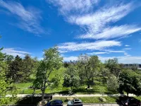 Private RoofTop Hot Tub! 360 Views! Beautiful Townhome!