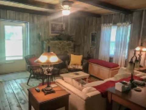 Mary's Country Cottage Escape