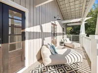 Rosemary Beach House:Newly Renovated 4 Bed, 3.5 Bath, Pets Allowed, Big Backyard