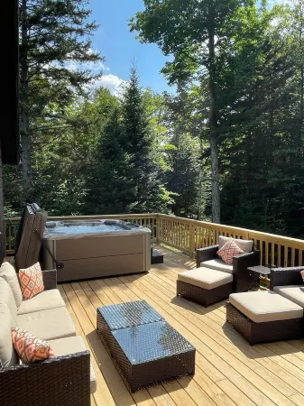 Escape to Adk Camp Cardinal: Your Adirondack Luxury Retreat Awaits!