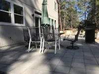 Magnificent Creater Road Retreat with 6 bedrooms and 3 bathroom on 1.2 acres. Hotels in Deschutes River Woods