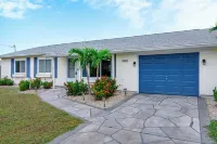 AMAZING Waterfront Paradise -3 Bed 2 bath-NO FEE Heated Pool-Private Dock-Kayaks