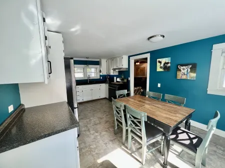 10 minutes to Boyne Mt.