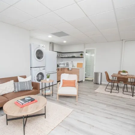 Luxury Centrally-Located 1Br/1BA Basement Apartment with Gym and W/D in Unit