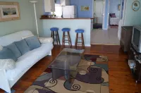 Lakefront 2 BR Cottage - Between Rochester and Niagara Falls