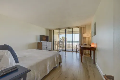 Water/ Beach Front!!!!!!! Amazing One of a Kind