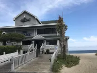 Ocean Front Condo!!! What a Grand View Hotels in Wrightsville Beach