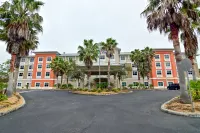 Holiday Inn Express & Suites Palm Coast - I-95 St. Joe Walkway/Palm Coast Linear Park附近的飯店