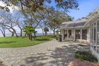 "PARADISE ON THE BAY Private Pool, Dock & Hot Tub!! Just 10 min to SGI