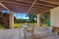 On Hanalei bay with panoramic ocean views. Steps to the beach and walk to town. Hotels in Hanalei