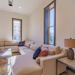 Charming 2-bedroom condo in delightful Marion with AC, WiFi