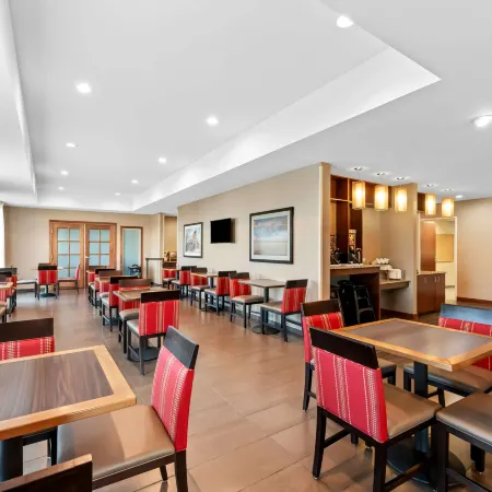 Comfort Inn & Suites Avera Southwest
