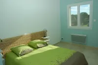 LE MAS DE L'OLIVIER ARLES 10-18 pers SEE DETAILED RATES--CHEF CUISINI POSS.