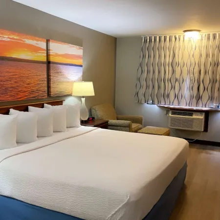 Days Inn & Suites by Wyndham Stevens Point