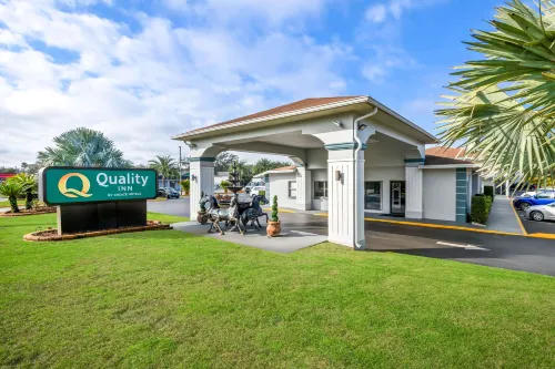 Quality Inn Near Blue Spring Hotels in DeBary