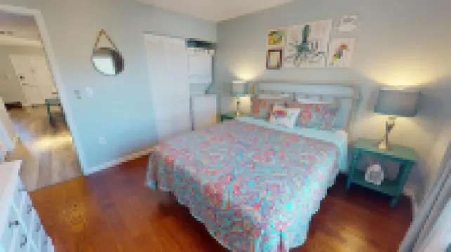 Beautifully Updated 2 Bed / 1 Bath on Intercoastal