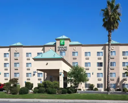 ホリデイ イン エクスプレス ベーカーズフィールド by IHG ベーカーズフィールドのホテル