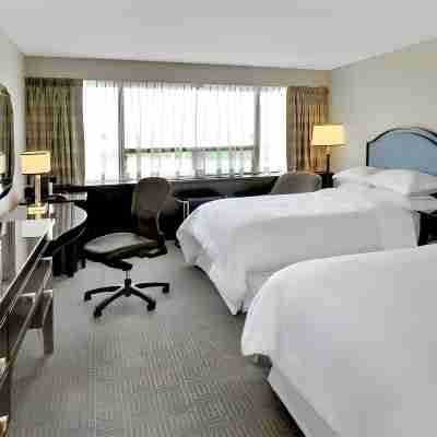 Sheraton Montreal Airport Hotel Rooms