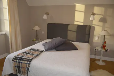 90 m from Morgat beach, fully renovated 3-bedroom house on quiet street Hotels near D2 Studio Danse 2000