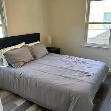 Sleeps 8, YSU, Fairgrounds, Wi-Fi, EV1, Remote