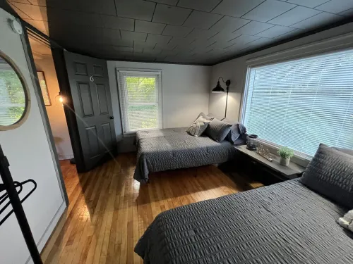 Luxury Retreat! Large 3 bedroom upstairs townhouse!Suny Potsdam in the backyard!