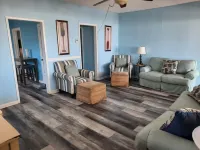 Tranquil 2-bedroom beach house - bungalow in Panama City with WiFi, AC
