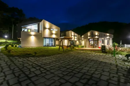 Mungyeong Arten Pool Villa