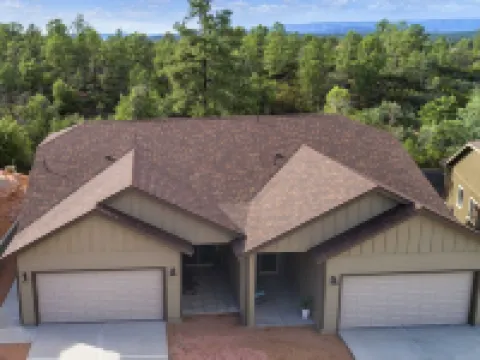 Watching Wildlife: Private Oasis for 4 w/ Patio, BBQ & Parking. Step Inside! โรงแรมในเพย์สัน