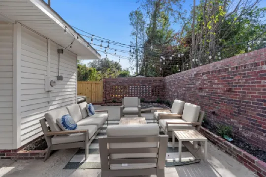 5 Star Luxury Rental Just 5 min from Masters/Hot Tub/Fire Pit/EV Charger