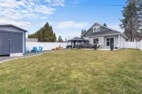 Quiet Modern House Close to Downtown