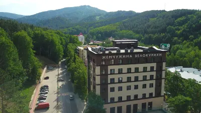 Zhemchuzhina Belokurihi Hotel Hotel dekat Kamenny Ostrov Miniature Park