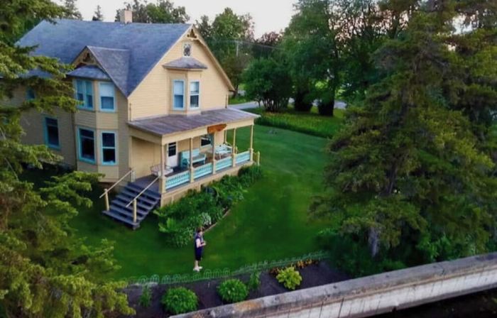 Rivers Edge Victorian Inn