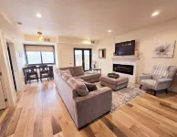Updated 2 Bedroom Condo!