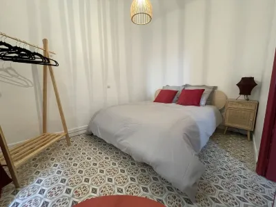 Cocon Coquelicot au Charme Indéniable Hotels near Shrine of Our Lady of Graces