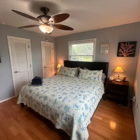 DuckUtopia-Pool/HotTub/Private Dock/0.3mi to Beach