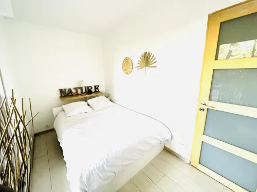 NEW in LABAULE! Near the beach, quality flat for 4 people,garden,swimming-pool