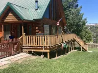 Cozy, Quiet Small Town Log Home. With Beautiful Mountain View. Hotels in Collbran