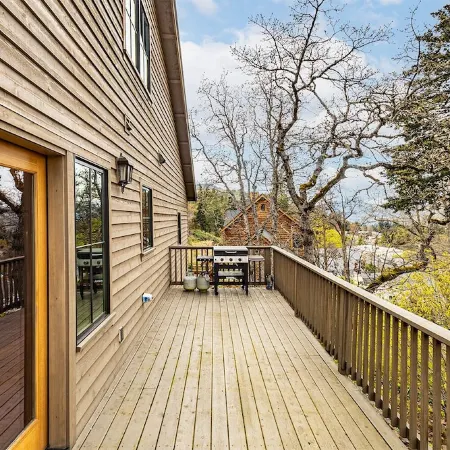 "Gorge Panorama" - Luxury Craftsman Home with Breathtaking Columbia River Views