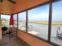 Peach House close to ICW & Sargent beach Hotels in Sargent