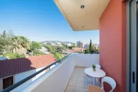 Incorso • Smart Luxury Stay • Near Airport • 24HR Check IN Hotel di Markopoulo Mesogaias