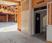 OYO Hotel la Playa فنادق في زيهواتانيجو دي أزويتا