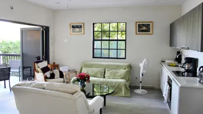 Zinnia #7 - by Zenbreak Hotels in 