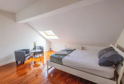 Chambres Cosy dans Une Grande maison Hotels in 