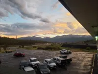 Rodeway Inn - parking