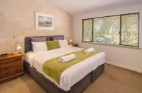 Acacia Chalets