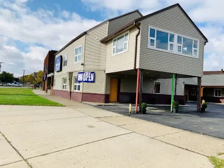 Motor City Inn & Suites Отели в г. Ривер Руж