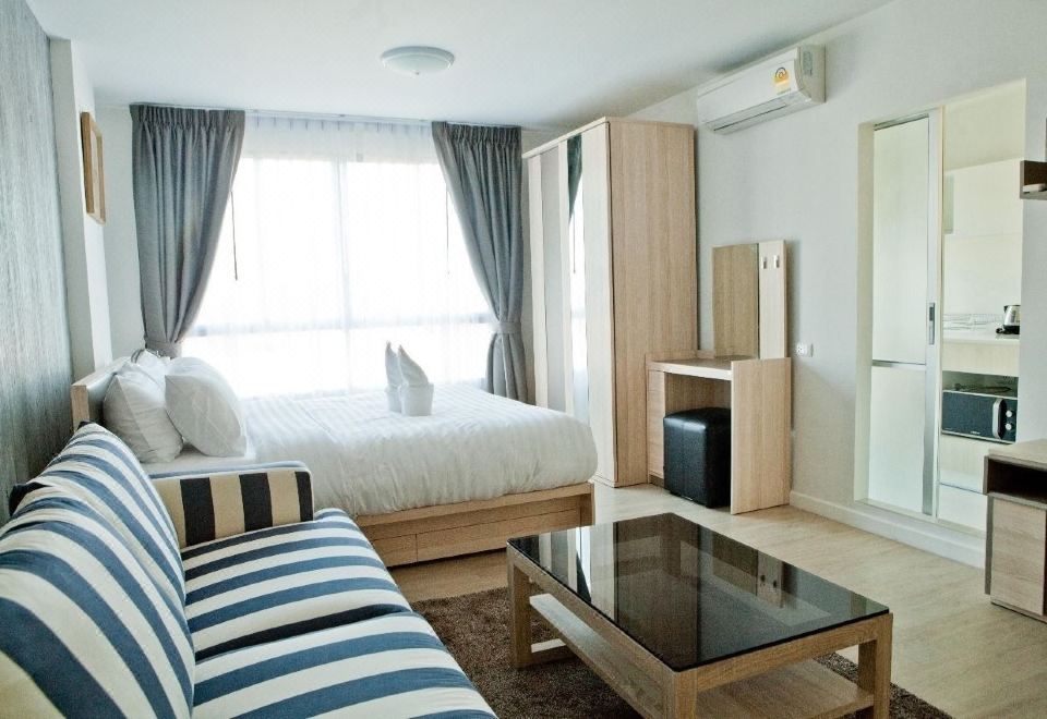 Baan Peang Ploen A712 by Huahin Holiday Condo - Housity